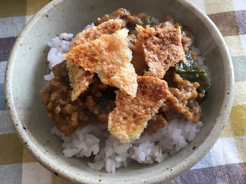 カリカリチーズのせドライカレー